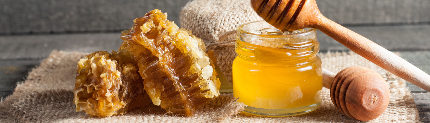 Honey jar and honeycomb